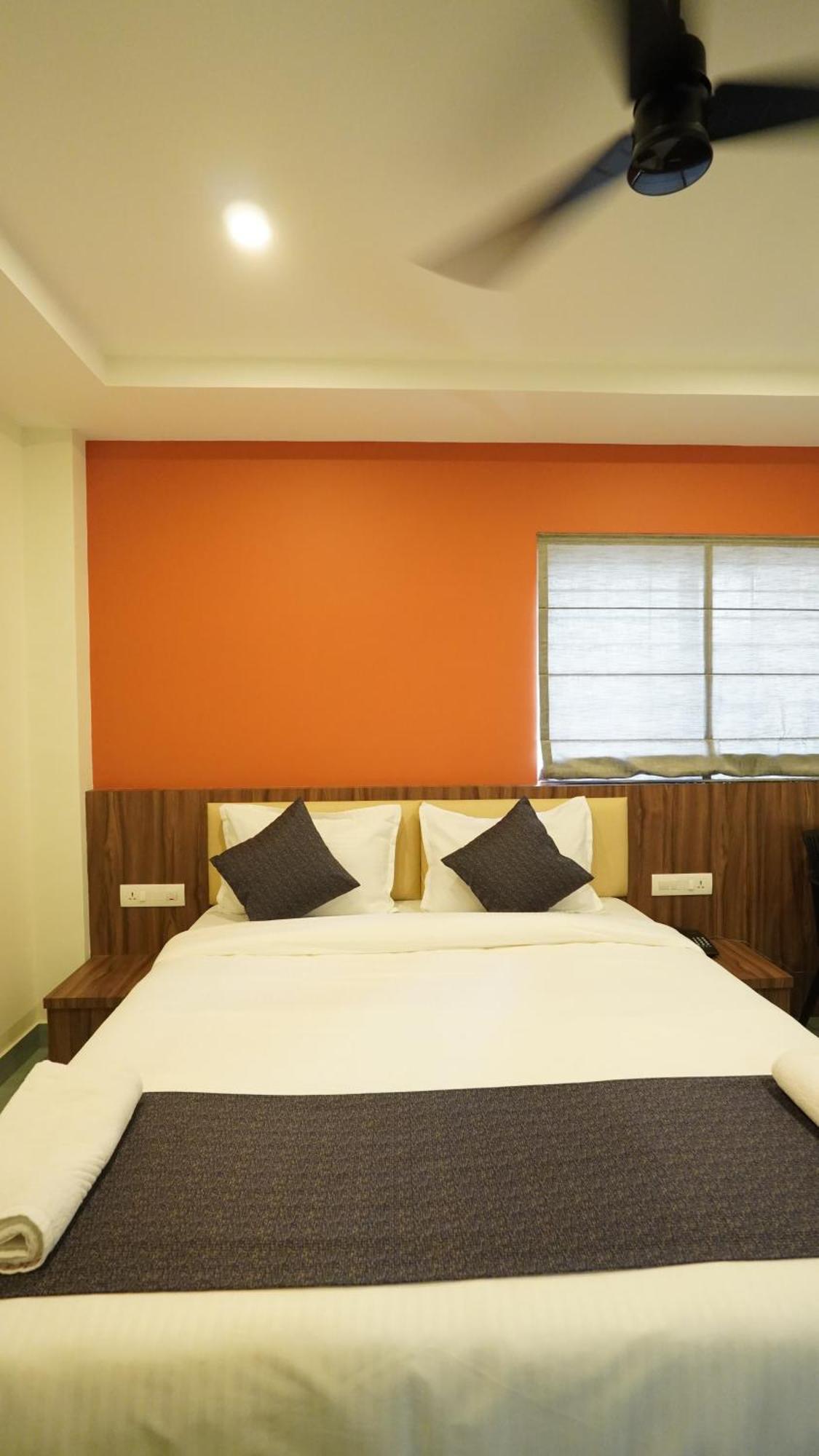 Hotel Hive Inn - Kozhikode Exteriör bild
